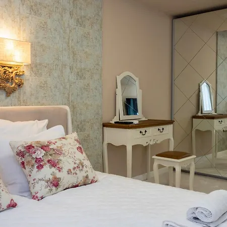 Paradise Center Premium 1