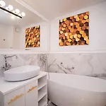 Paradise Center Premium 1